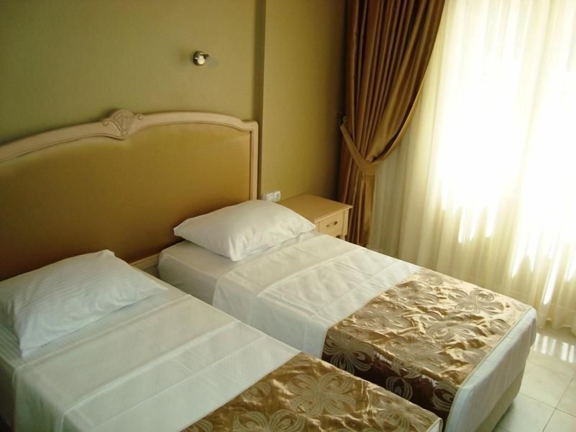 Golden Moon Aparthotel