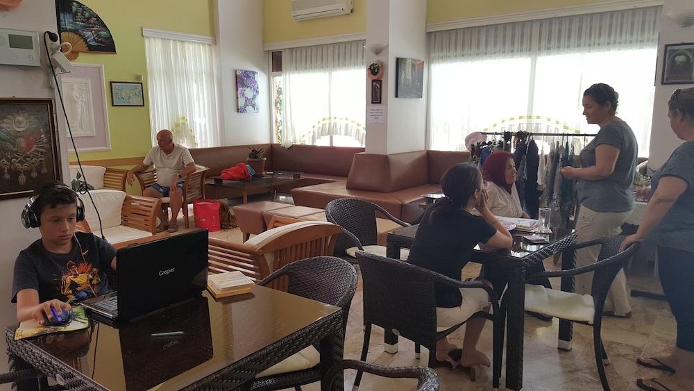 Aparthotel Golden Moon Kusadasi
