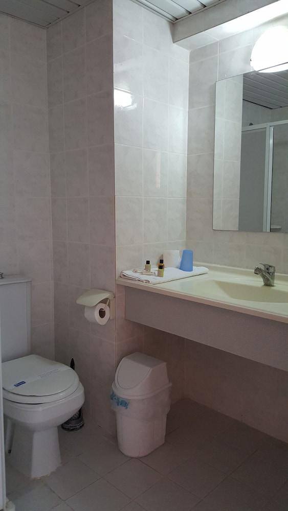 Golden Moon Aparthotel 2*