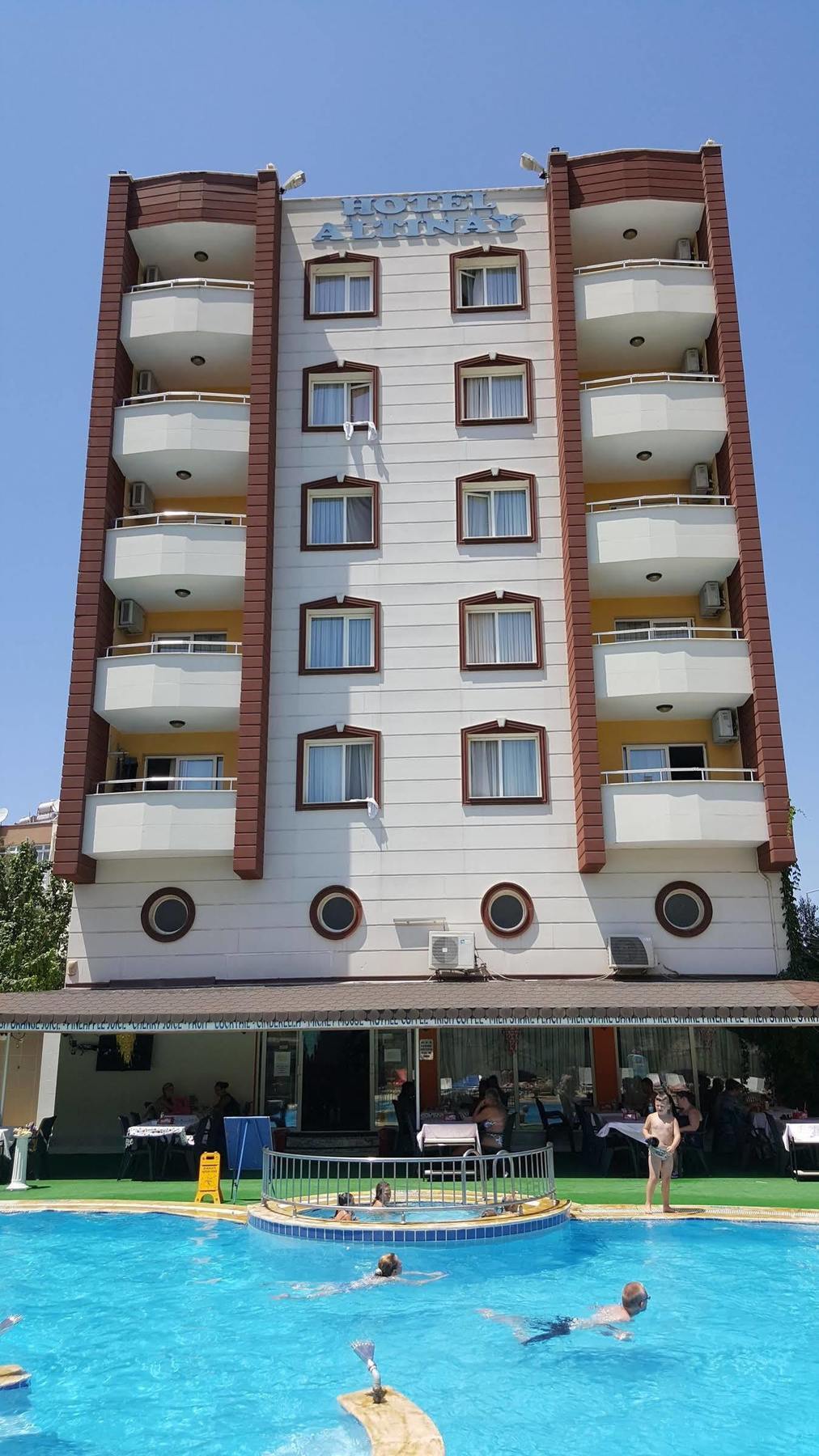 Golden Moon Aparthotel