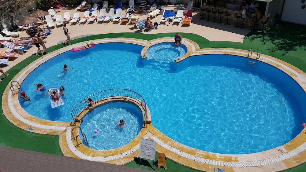 Hotel de apartamente Golden Moon 2*